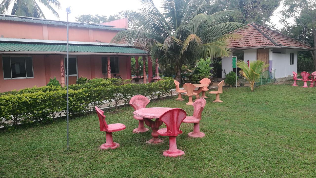 Friends Paradise Kilinochchi Экстерьер фото